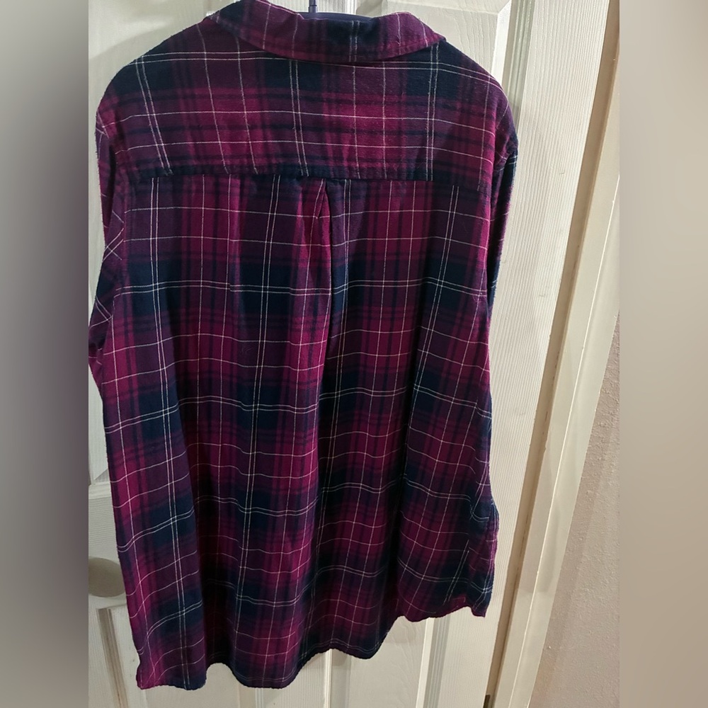 Women’s 2X Button Up Plaid Shirt - Picture 4 of 4